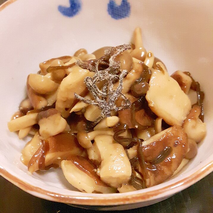 簡単ヘルシー きのこ類の塩昆布炒め レシピ 作り方 By Acchan66 楽天レシピ